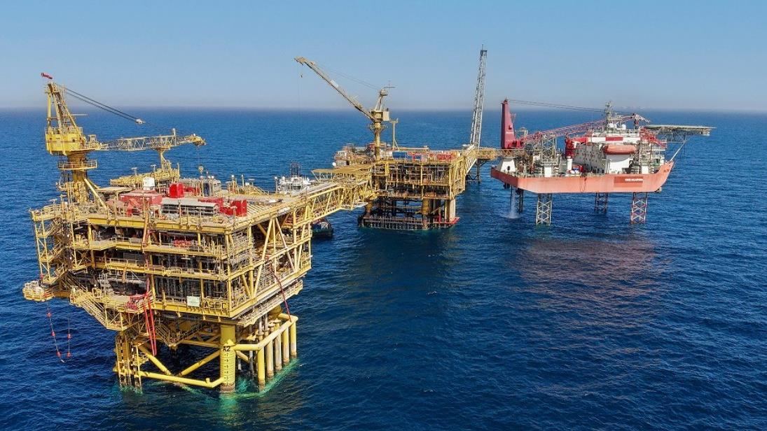 QatarEnergy selects contractors for offshore oil field expansion